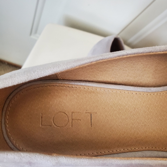 Like new LOFT Suede Shoes size 9 - Picture 8 of 13